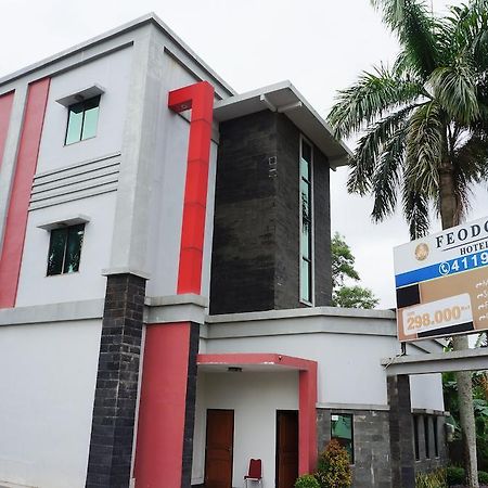 Feodora Airport Hotel Palembang Bagian luar foto