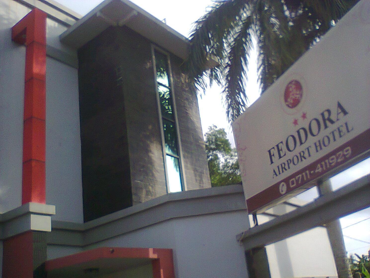 Feodora Airport Hotel Palembang Bagian luar foto
