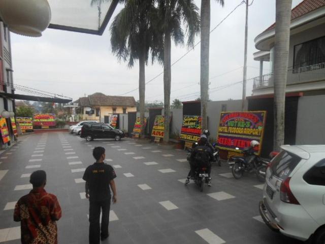 Feodora Airport Hotel Palembang Bagian luar foto