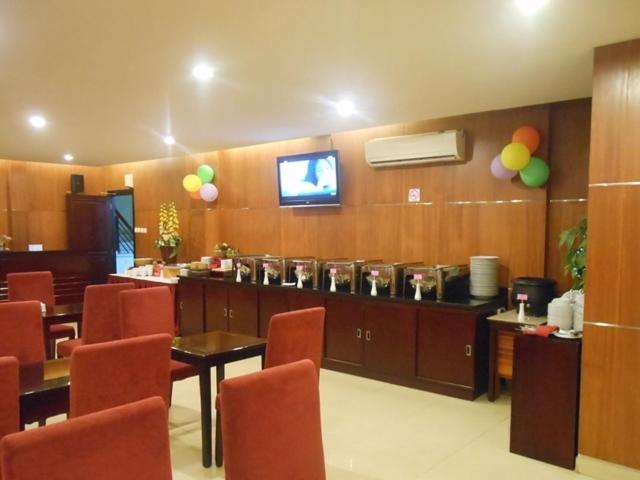 Feodora Airport Hotel Palembang Bagian luar foto
