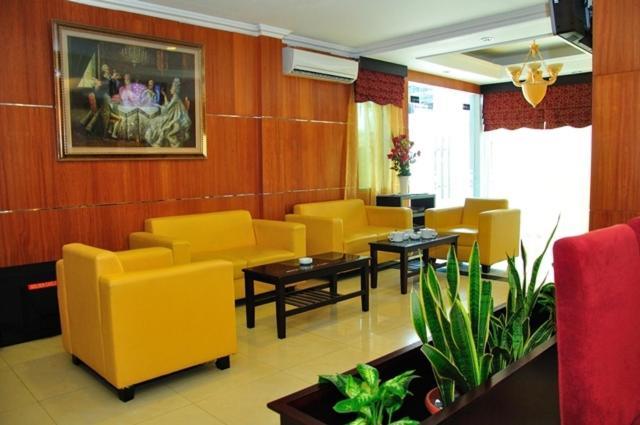Feodora Airport Hotel Palembang Bagian luar foto