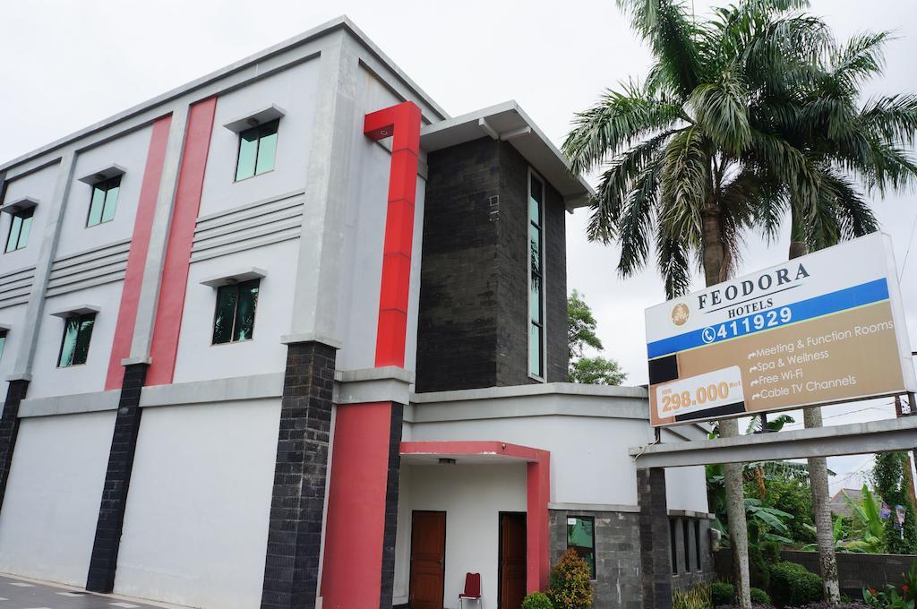 Feodora Airport Hotel Palembang Bagian luar foto
