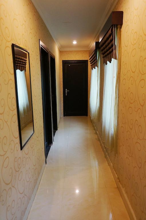 Feodora Airport Hotel Palembang Bagian luar foto