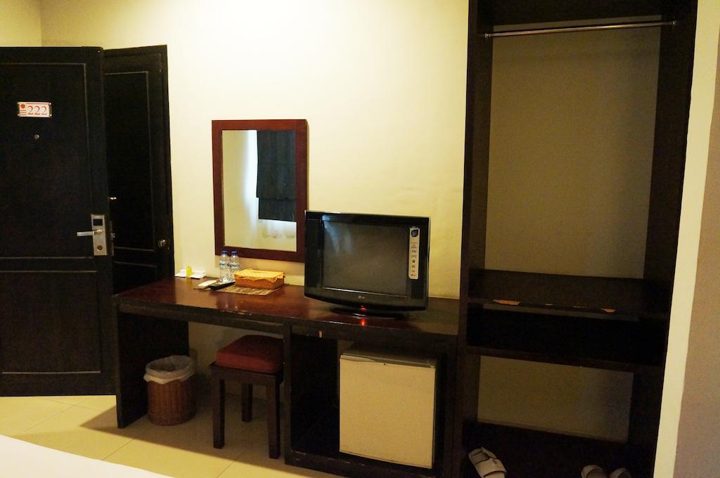 Feodora Airport Hotel Palembang Bagian luar foto